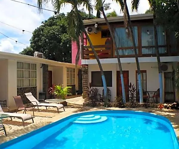 Coconut House 4*
