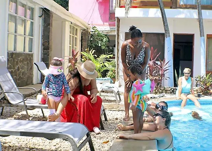 Coconut House Hotel