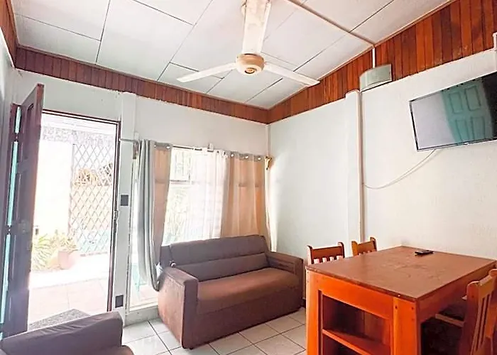 Coconut House Hotel