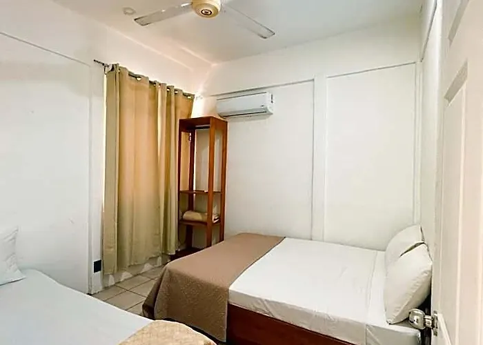 Coconut House 4*