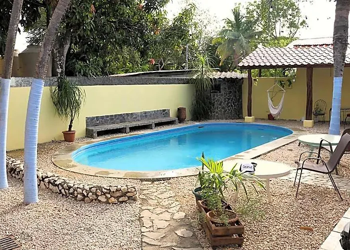 Coconut House Hotel